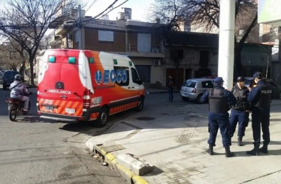 Un auto chocó en Paraguay y Cerrito a un taxi en el que viajaba una mujer con discapacidad. (Alan Monzón - Rosario3.com)