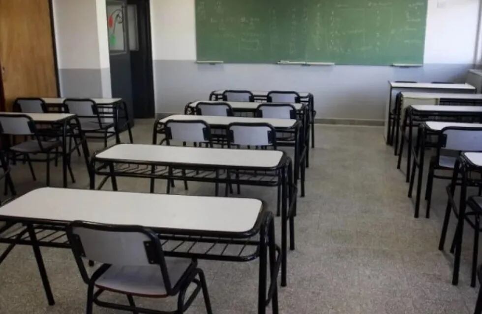 AMP y SELaR convocaron a una paro docente para hoy viernes por la agresión a docentes en Chubut