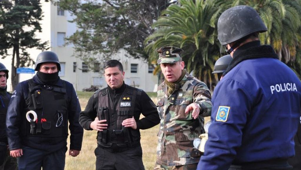 Brigada de Explosivos de la PEN capacitó a policías
(Foto: Gaceta Marinera)