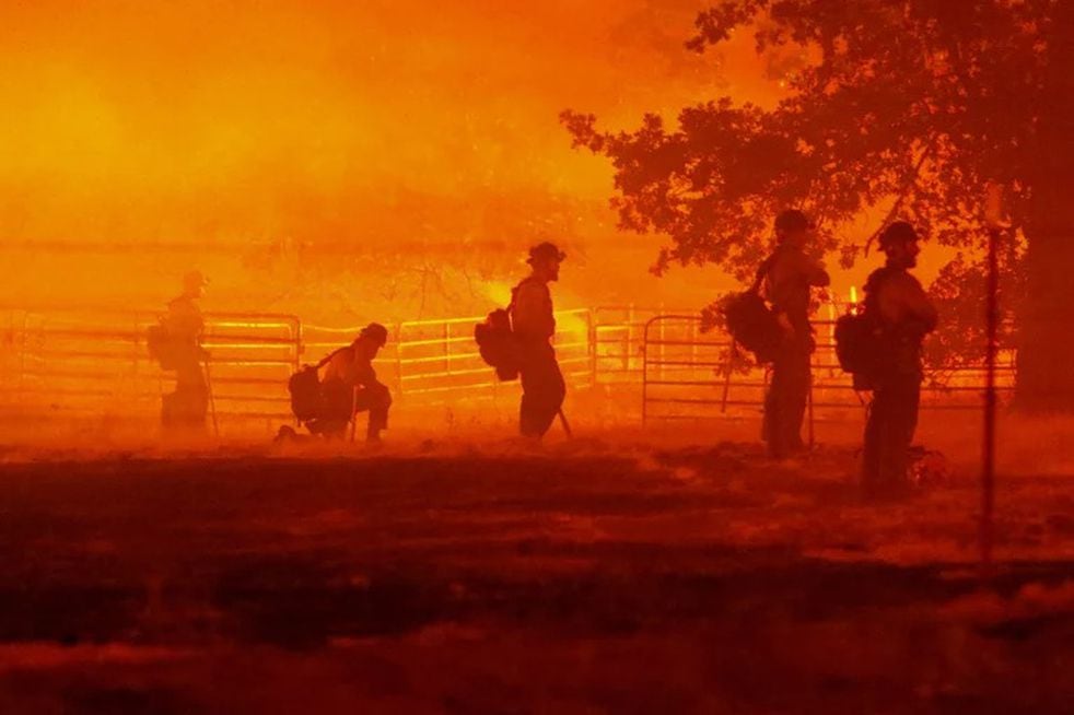 Estados Unidos sufre una extrema ola de calor y un descontrolado incendio forestal en California