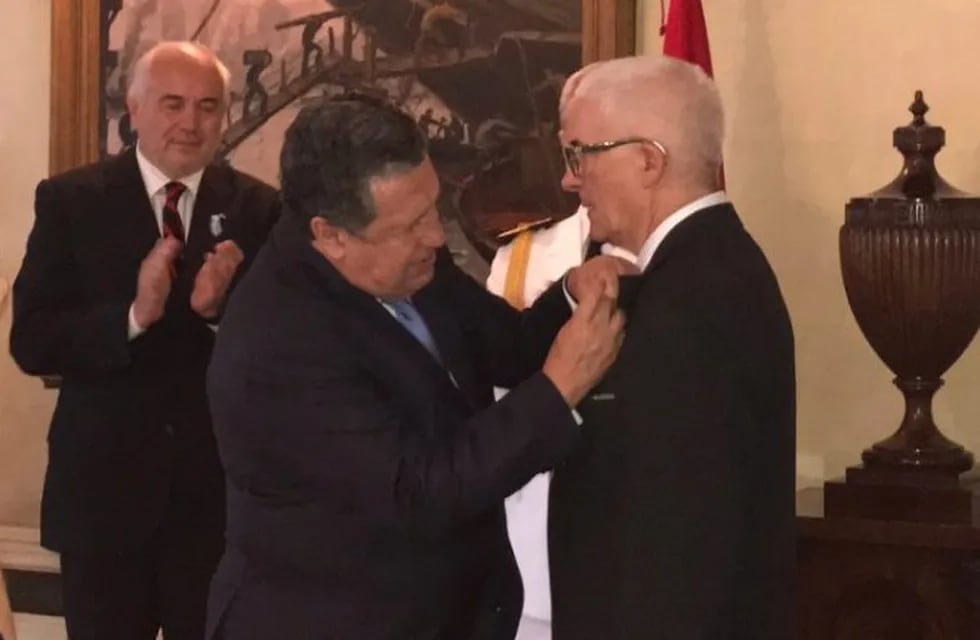 Reconocimiento y condecoración del español Fernando Otero por el Gobierno argentino
