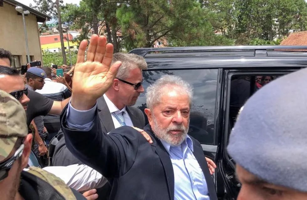Brazil's former President Luiz Inacio Lula da Silva, leaves for the cemetery to attend the funeral of his 7-year-old grandson, in Sao Bernardo do Campo, Brazil March 2, 2019. Ricardo Stuckert Filho/ Lula Institute/Handout via REUTERS. ATTENTION EDITORS - THIS IMAGE WAS PROVIDED BY A THIRD PARTY.
