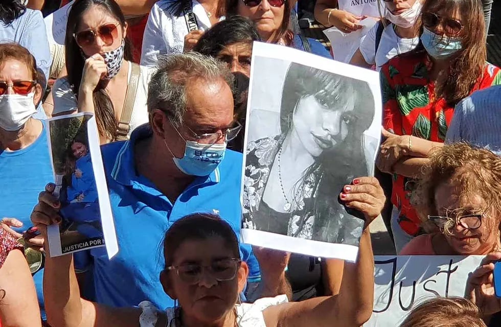 Susana Balmaceda, la madre de Nadia, lleva tiempo pidiendo Justicia ante los tribunales de Villa Dolores. (Miguel Ortiz/La Voz)

