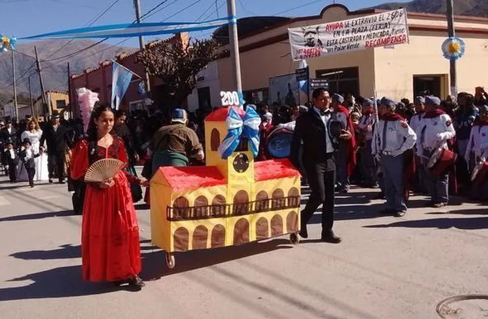 El desfile en Campo Quijano del 2019.