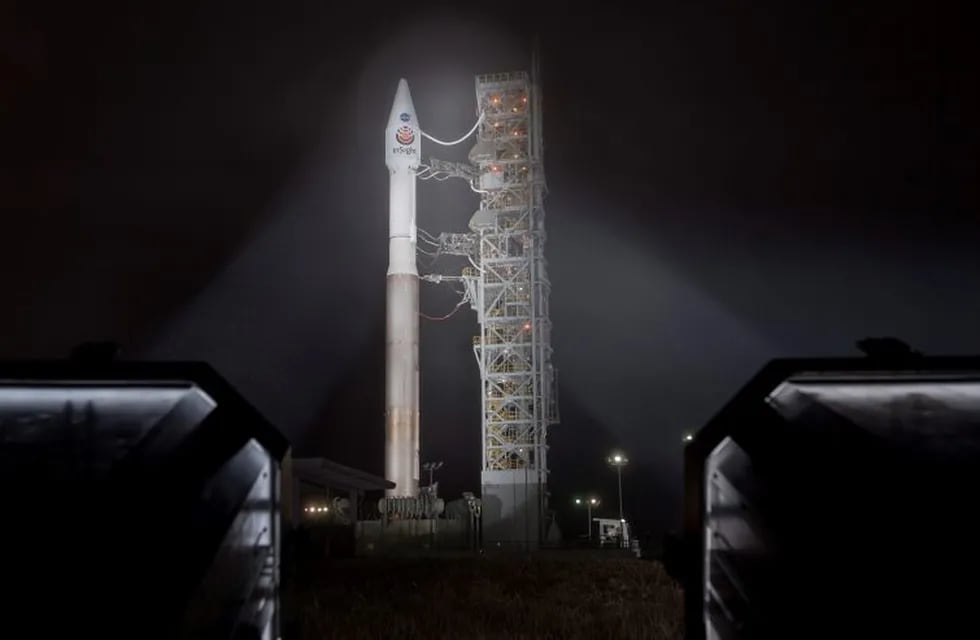 El cohete Atlas-V despegó desde la Base Aérea Vandenberg en California