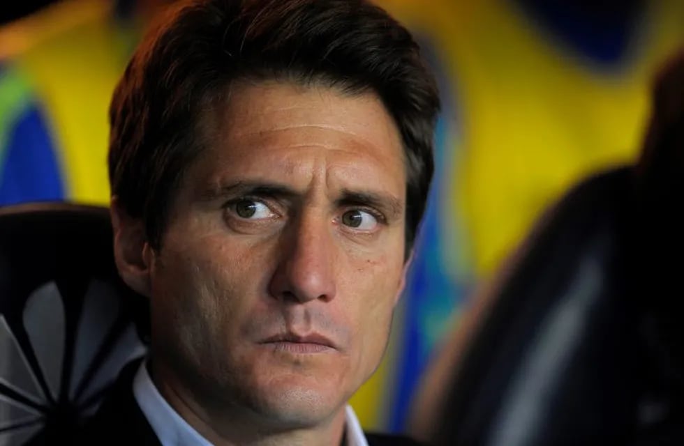 fecha de clasico clasicos superclasico super clasico\r\nBoca Juniors' coach Guillermo Barros Schelotto looks on during the Argentina first division football match against River Plate at the La Bombonera stadium in Buenos Aires, on May 14, 2017. / AFP PHOTO / ALEJANDRO PAGNI cancha de boca juniors guillermo barros schelotto campeonato torneo primera division 2016 2017 futbol futbolistas partido boca juniors river plate