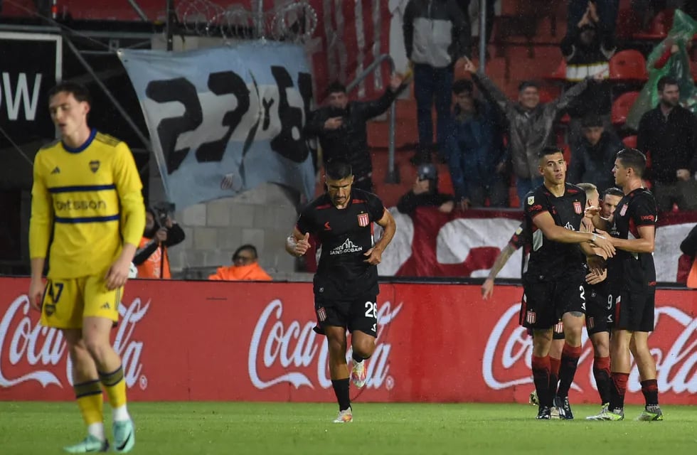Estudiantes festejó ante Boca, por el gol de Javier Correa, delantero ex Instituto (Fotobaires).