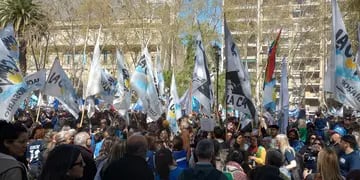 Marcha en Rosario por el atentado a Cristina Kirchner