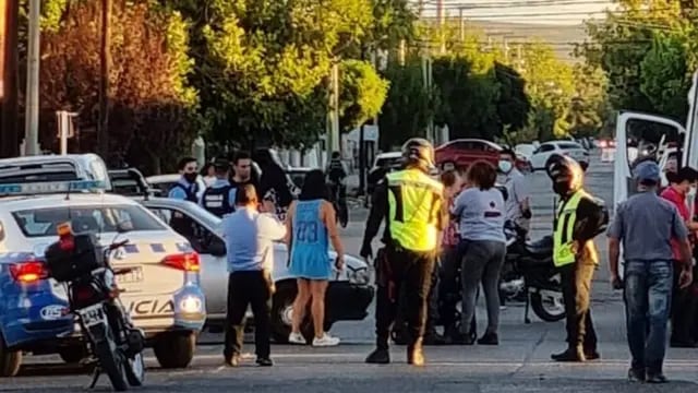 Un automóvil atropelló a una bebé