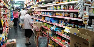 Jubilados compra supermercado
