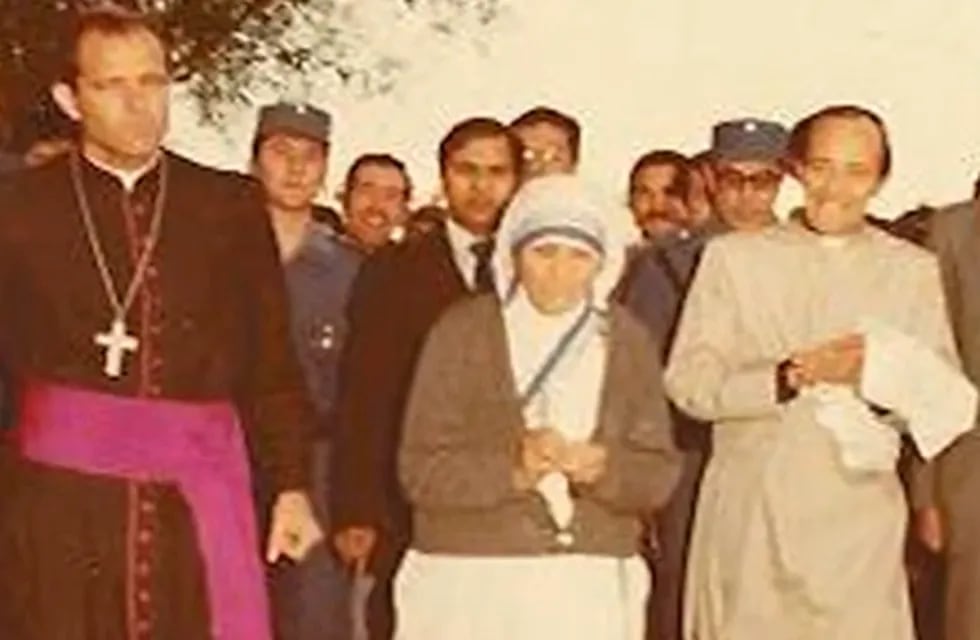 La Madre Teresa de Calcuta, recorriendo las calles de Rafaela