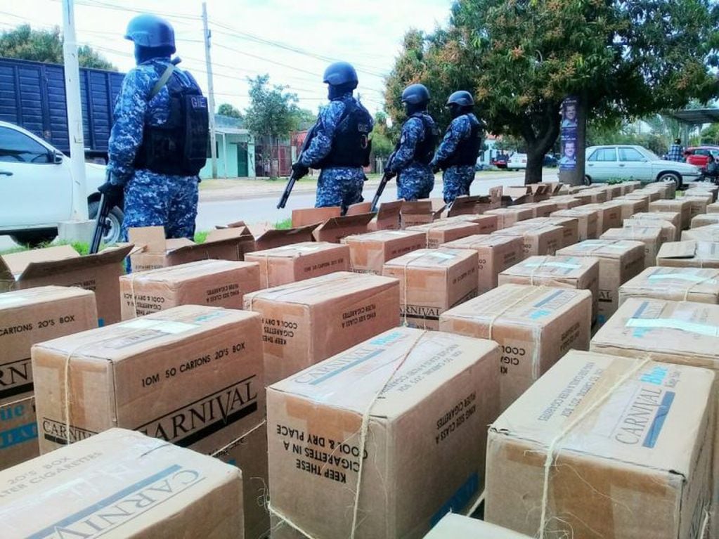 Secuestraron 104 cajas de cigarrillos de procedencia extranjera marca “Carnival”, que conforme aforo de la Dirección General de Aduanas supera los  5 millones de pesos.