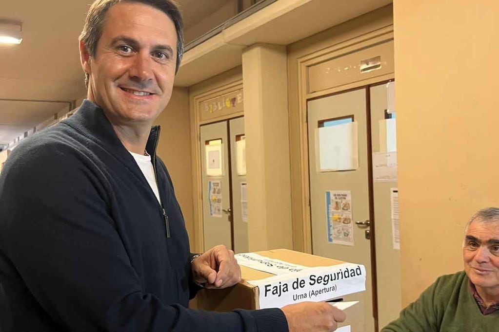 Elecciones 2023: Guillermo Cavigliasso, candidato a intendente por Juntos por Cabrera, en General Cabrera (Córdoba). (FM Sensaciones en el AIRE)