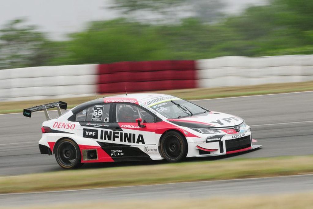 Julián Santero, segundo y como mejor representante clasificado del Toyota Gazoo Racing Argentina con su Corolla.