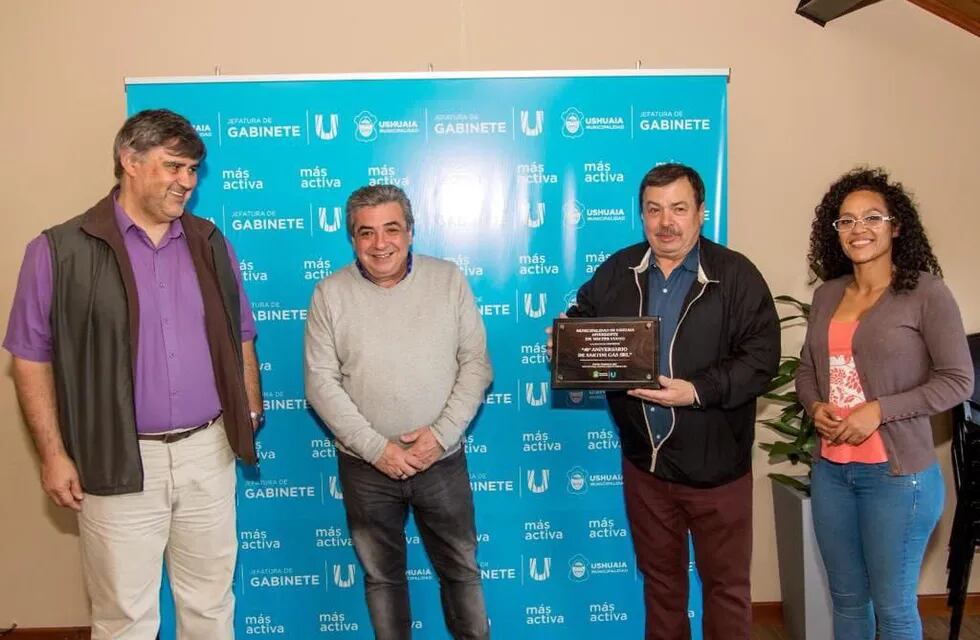 Sartini Gas recibió un reconocimiento por su 40 años en Ushuaia