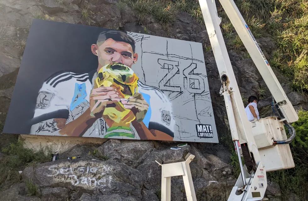Nahuel Molina y la copa del mundo. Un mural dedicado al hijo pródigo de Embalse (La Voz).
