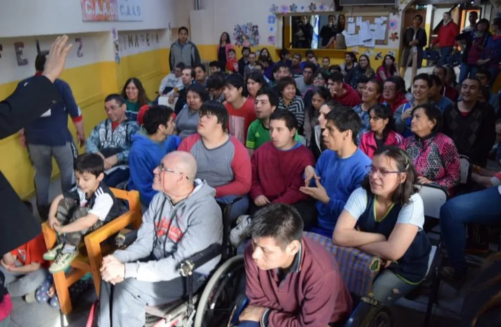 Concejo Deliberante de Ushuaia entrega Cámara digital