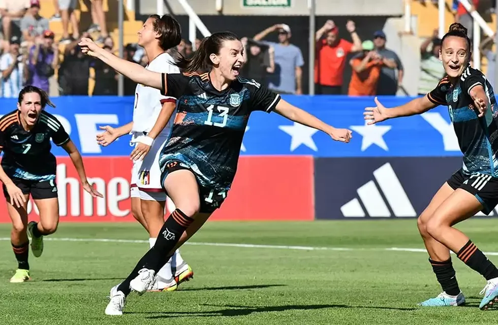Sophia Braun festeja un gol con la camiseta Argentina. (Foto: Stefi León)