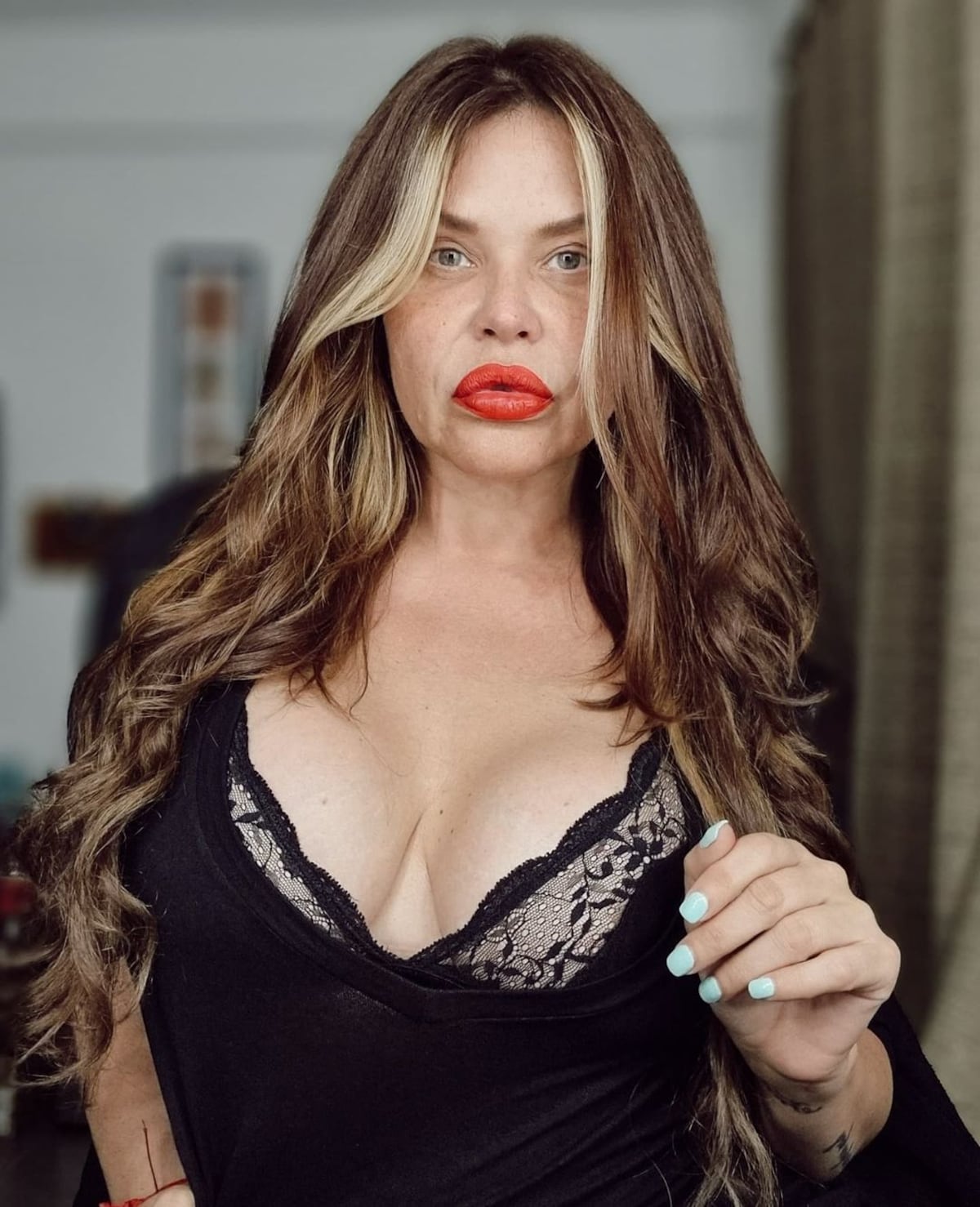 Nazarena Vélez posando en su cuenta de Instagram.