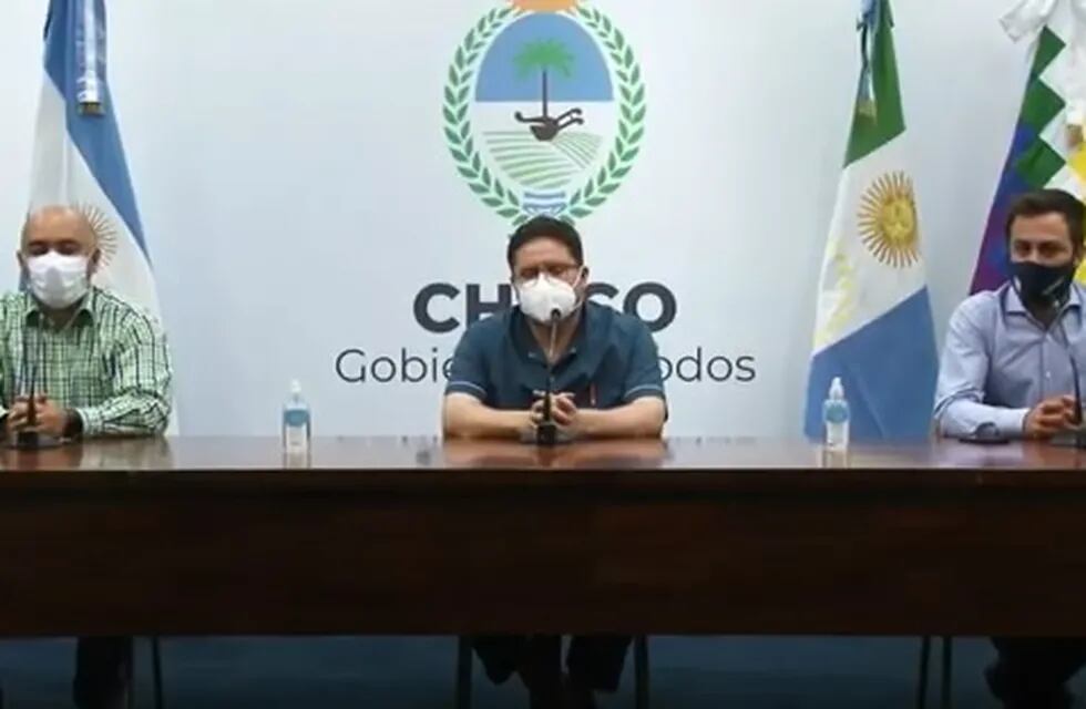 Autoridades de diferentes áreas del Gobierno del Chaco brindaron una conferencia de prensa para dar detalles del arribo de pasajero proveniente del Reino Unido.