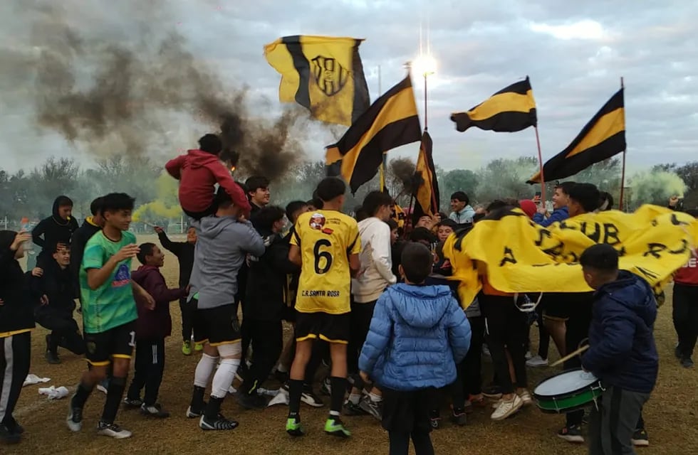Futbol Copa de Oro Zona Oeste Liga Regional en Arroyito
