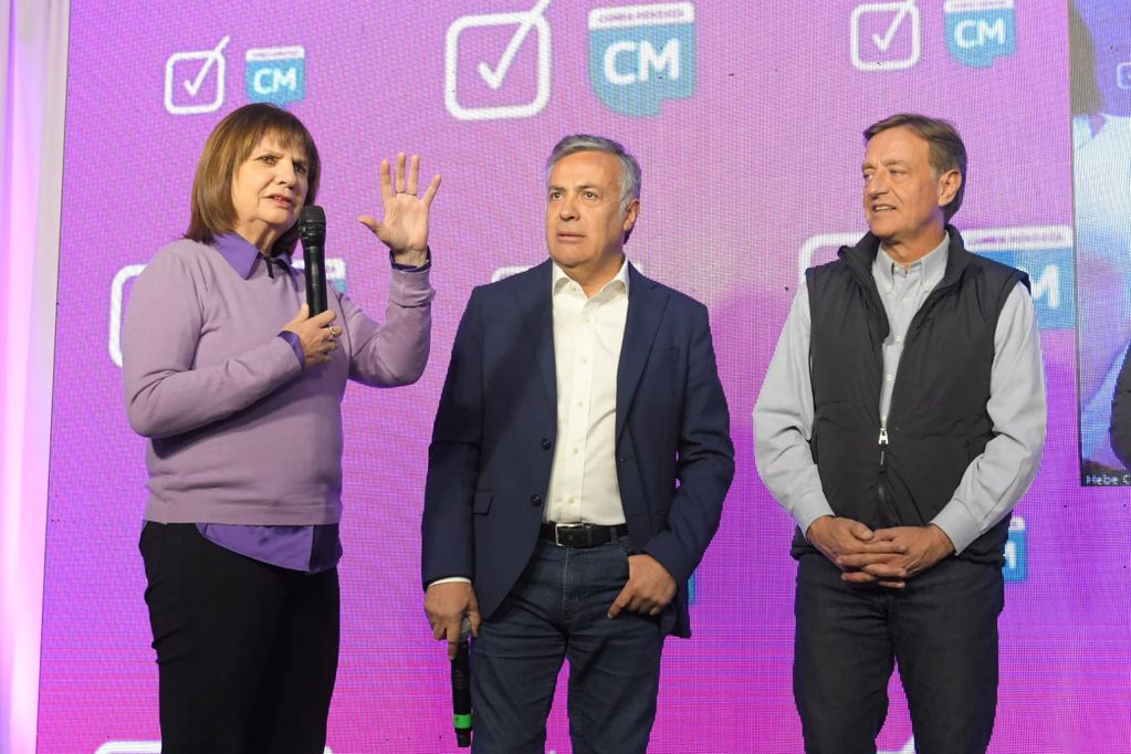 Patricia Bullrich se sumó a la celebración de Alfredo Cornejo por el triunfo de Cambia Mendoza en las elecciones PASO 2023 en Mendoza. 
