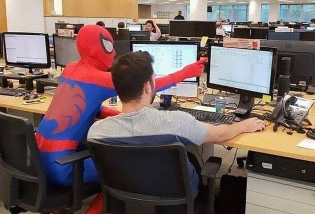 Spider-Man no descuidó en ningún momento su tarea.