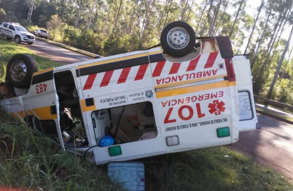 Accidente en El Alcázar tiene como protagonistas a una ambulancia y una mujer embarazada que iba a bordo