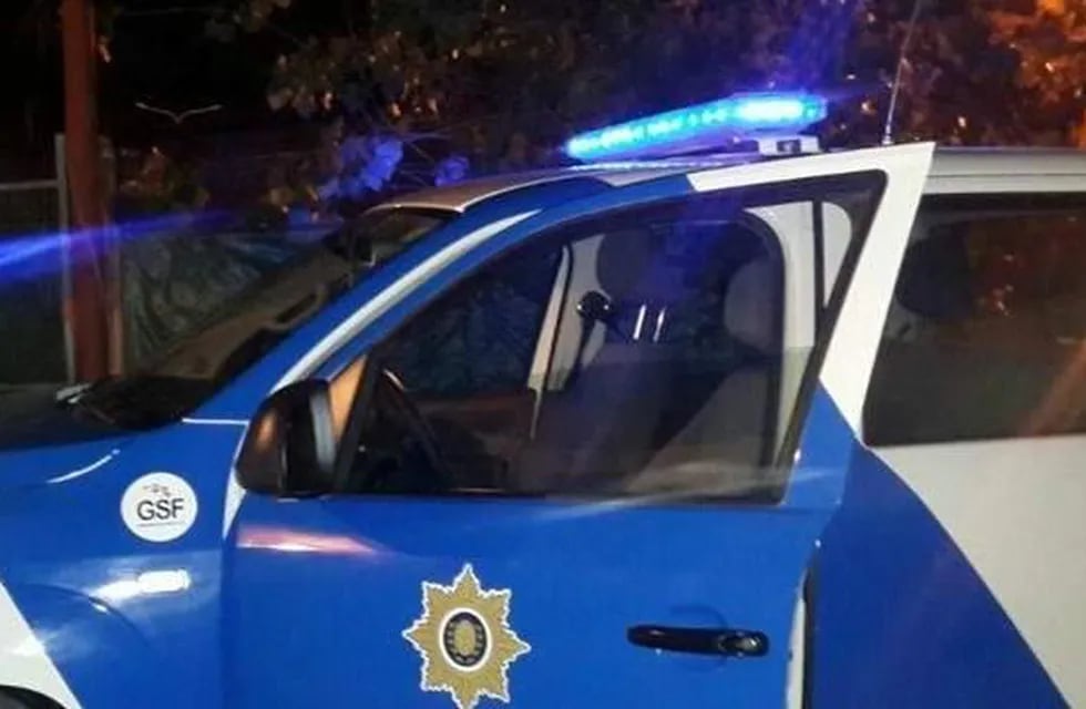 Le robaron el auto a un hombre en Rosario y junto a un vecino hicieron una persecución.