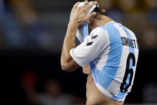 Argentina perdió con Qatar y quedó afuera del Mundial (EFE/EPA/Petr David Josek / POOL)