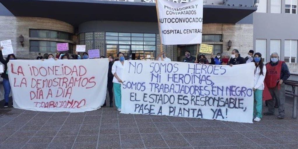 Protesta y reclamos en los hospitales de Mendoza.
