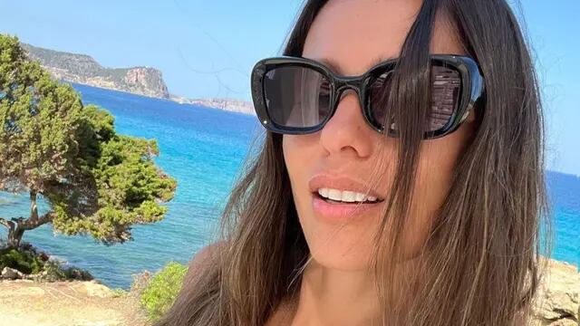 Pampita en el mar de Ibiza.