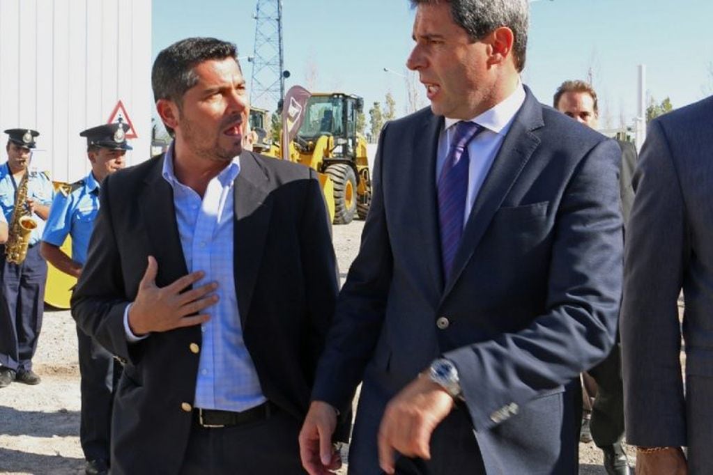 El intendente de Santa Lucía, Marcelo Orrego y el gobernador, Sergio Uñac. Ambos competirán por la gobernación de San Juan.