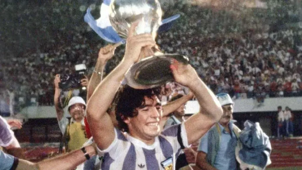 Diego Armando Maradona ganó el 1977 el primer Mundial Sub 20 con la Selección Argentina.