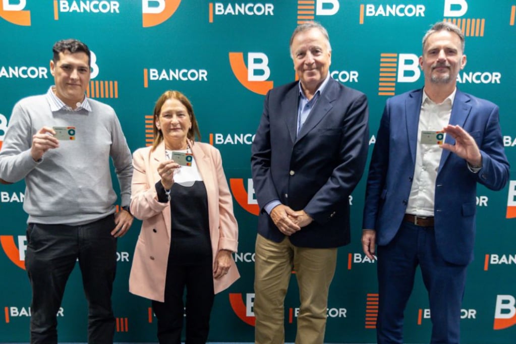 Buses Lep, Carcor y Sierra Bus son las empresas que firmaron convenio con Bancor. (Gobierno de Córdoba)