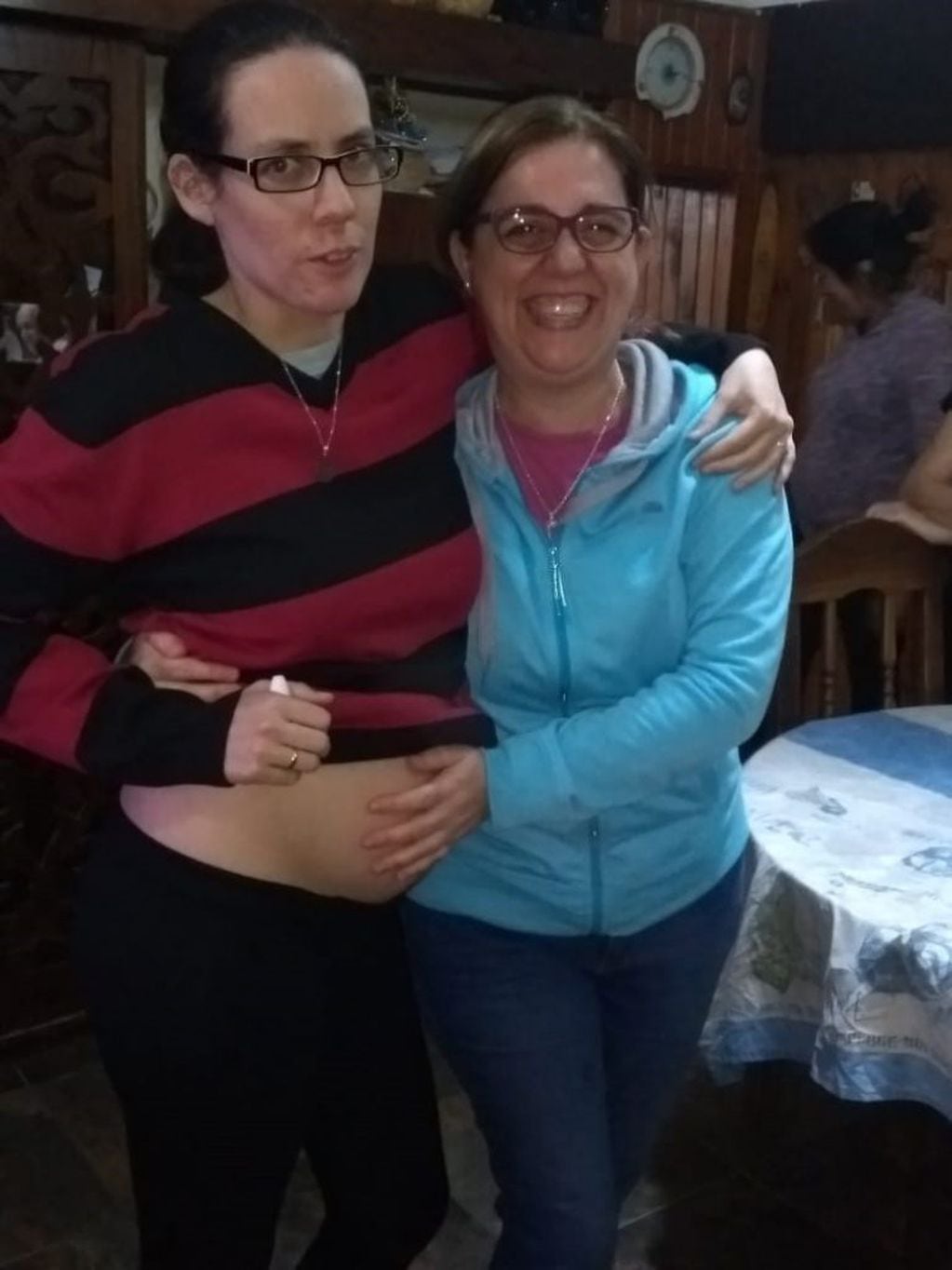 Romina y Andrea, la mamá de Guadalupe. (Foto: gentileza Julián Mondragón).