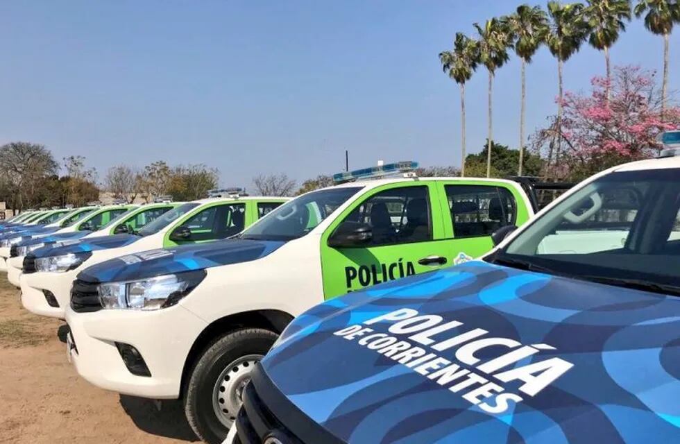 Entrega de patrulleros a la Policía de Corrientes.