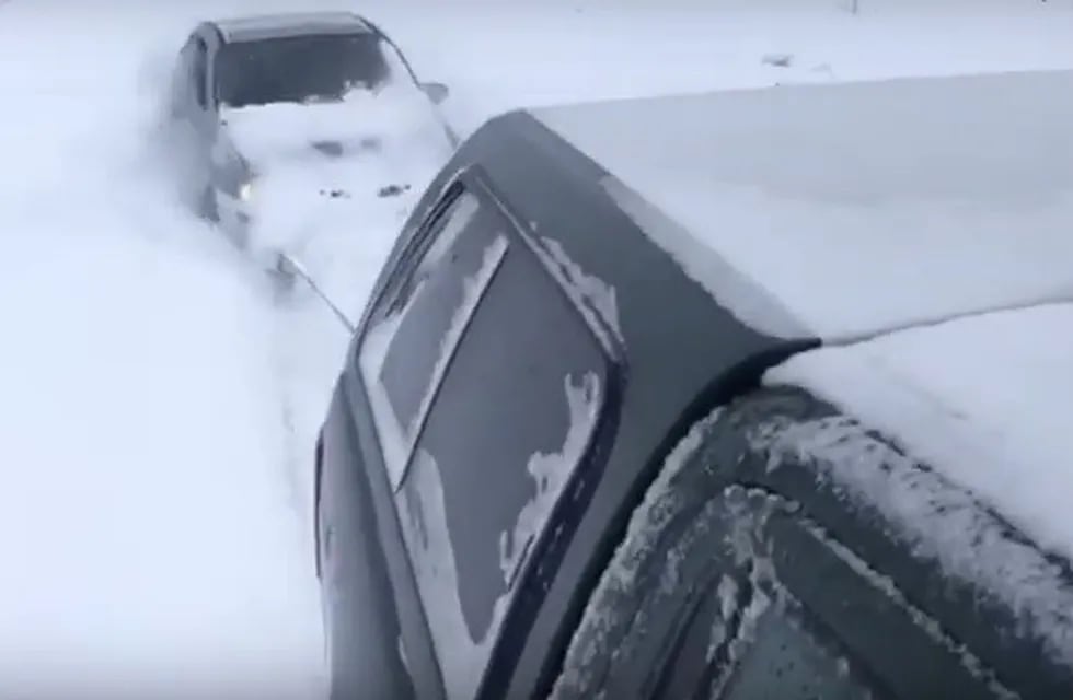 Rescate de dos personas atrapadas en la nieve en Mendoza.
