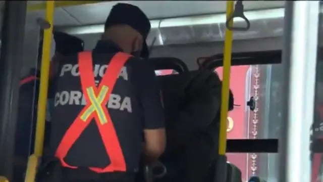 Acoso en un colectivo de Córdoba