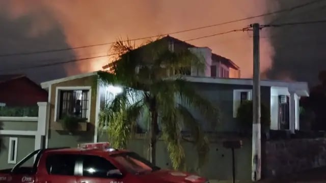 Incendio en barrio Quebrada de las Rosas.