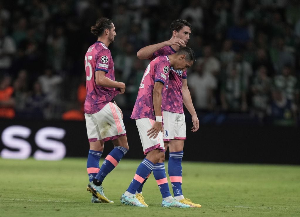 Ángel Di María y su lesión en el partido que Juventus perdió por la Champions League. (AP)
