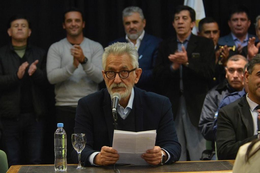 Alberto Rodríguez Saá firmó un decretó que beneficia a la Policía de San Luis.
