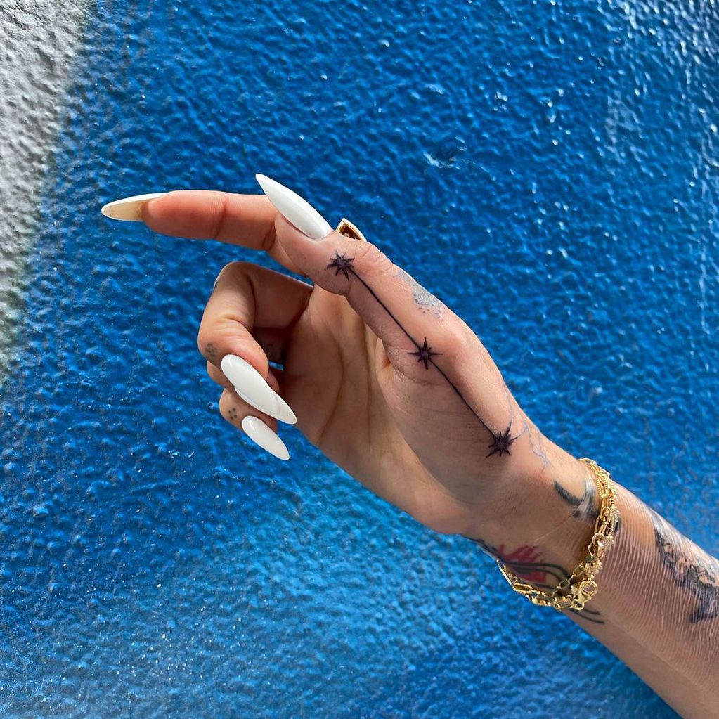 Mia Khalifa sorprendió con sus nuevos tatuajes