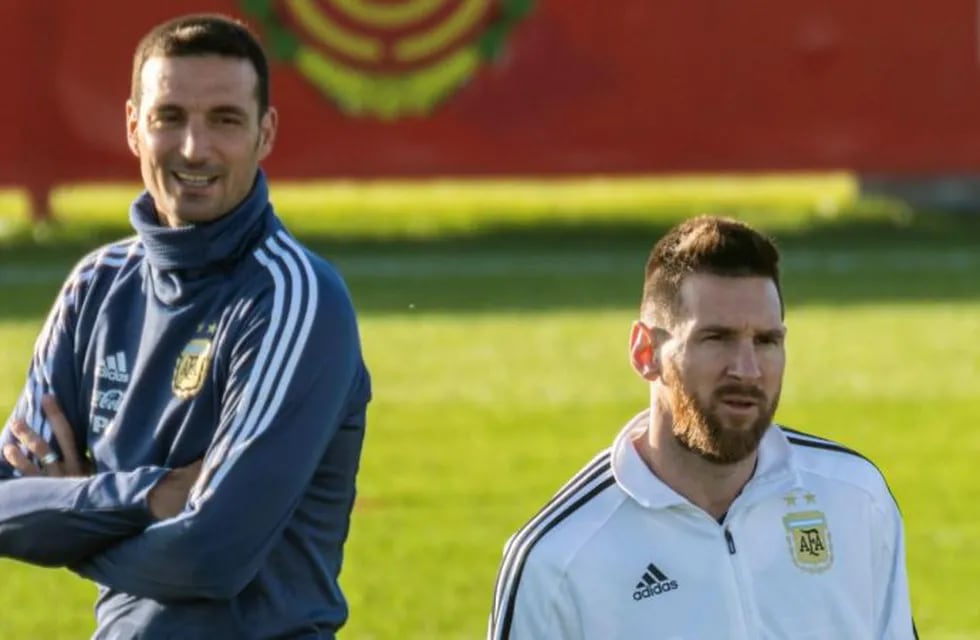 Scaloni y Messi (Foto: Cati Cladera/EFE)