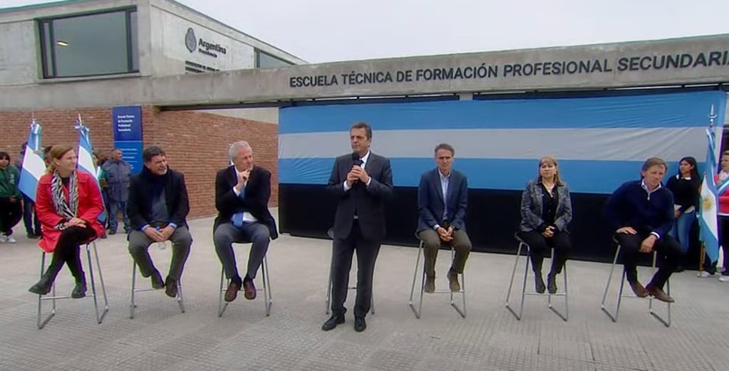 Sergio Massa en referencia a la inauguración de la escuela técnica: “Esto es el símbolo de la sociedad y la Argentina que tenemos que construir".