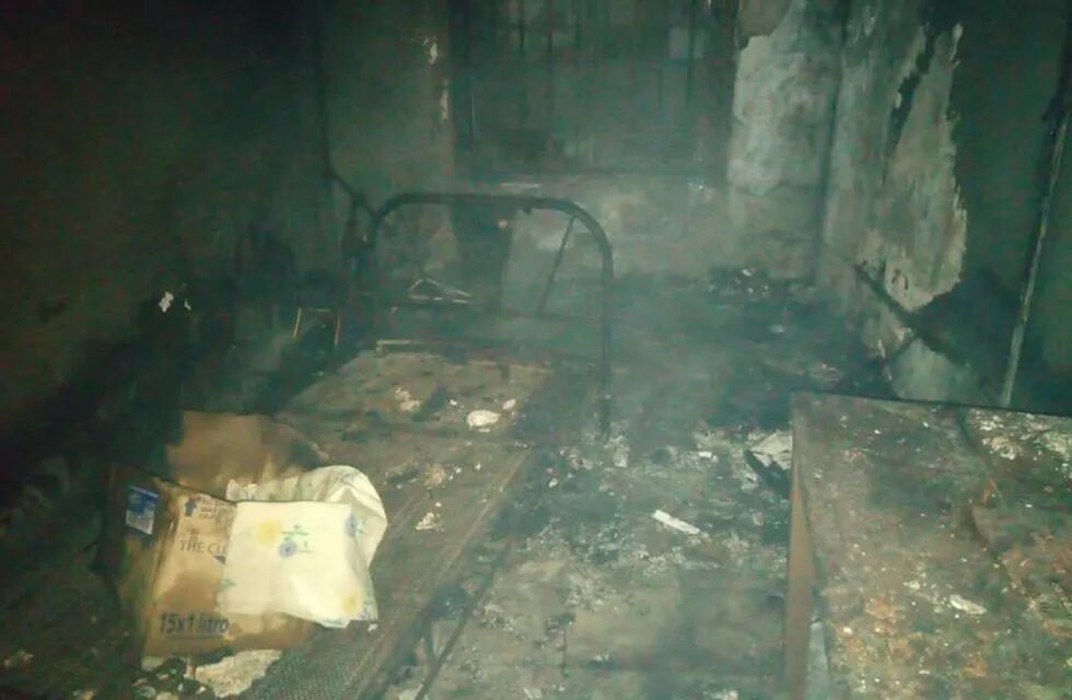 Incendio de una Vivienda en calle Falucho en Arroyito