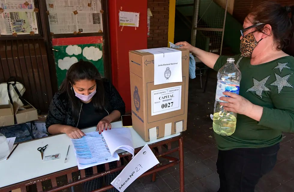 Protocolos: una elección extraña en Rafaela y en el país. Foto: Orlando Pelichotti