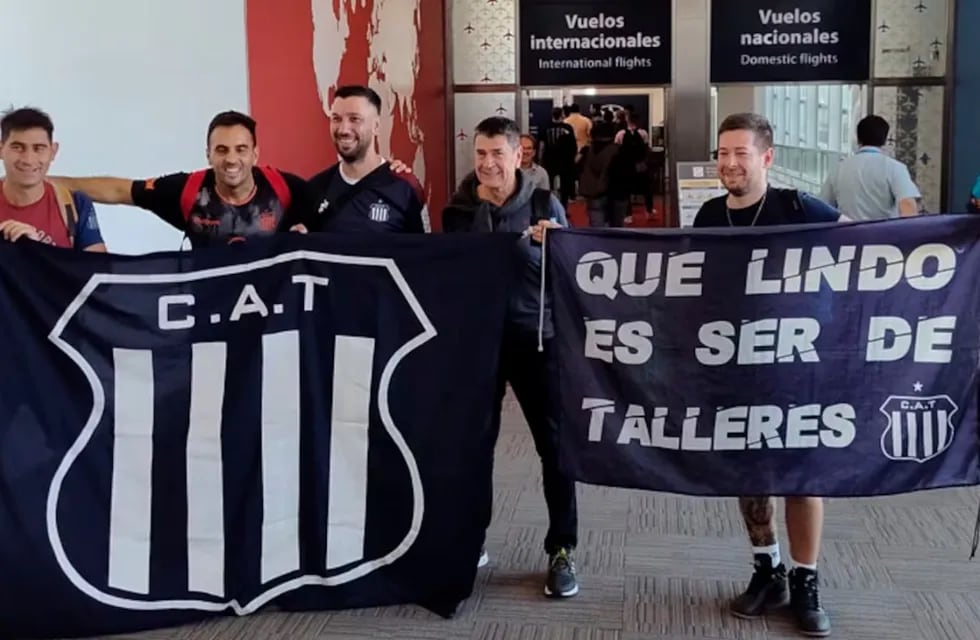Cientos de hinchas de Talleres viajaron a Ecuador para ver jugar al equipo.