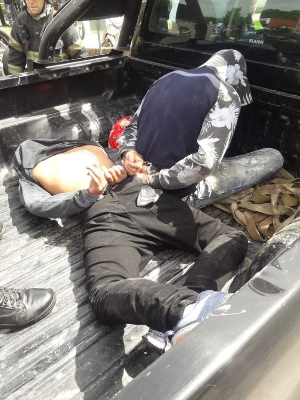 Los maleantes fueron capturados en el corazón de la ciudad santafesina. (@minsegsf)