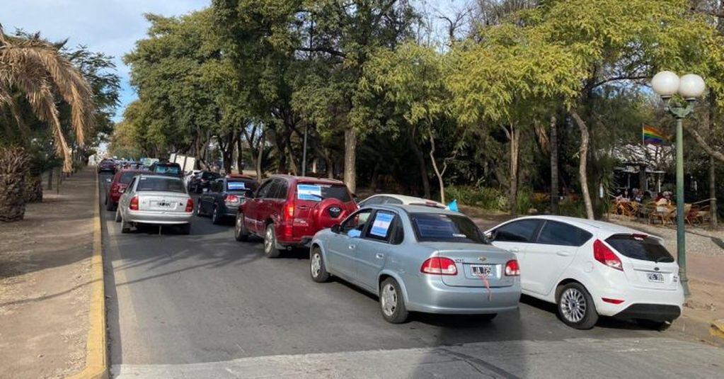 Caravana a favor del gobierno en Córdoba.
